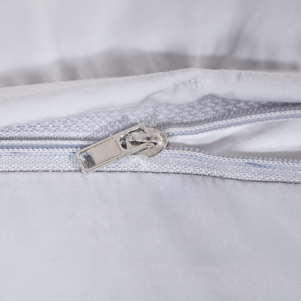 Jednokolorowa pościel z perkalu z lamówką Perlamo 200x220 cm