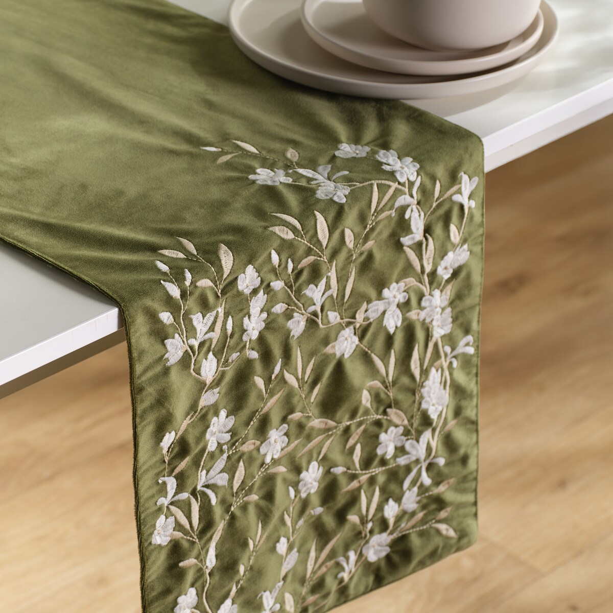 Bieżnik Haftowany Inverness 35x180 cm z motywem kwiatowym