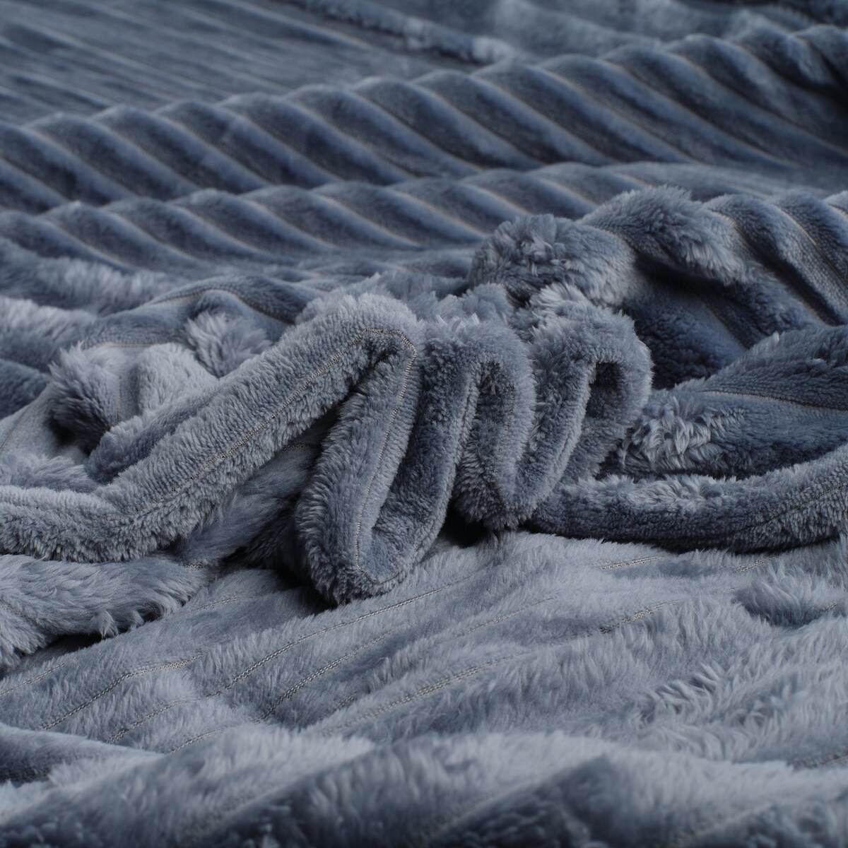 Jednokolorowy koc żakardowy Divite 150x200 cm