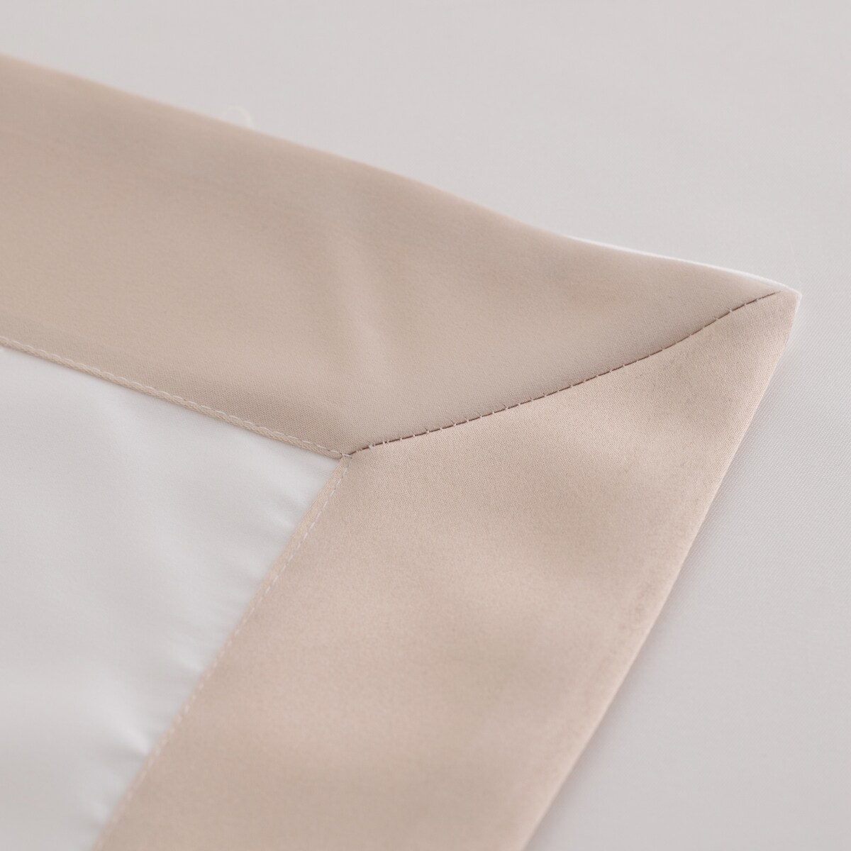 Obrus Augusta 150x220 cm