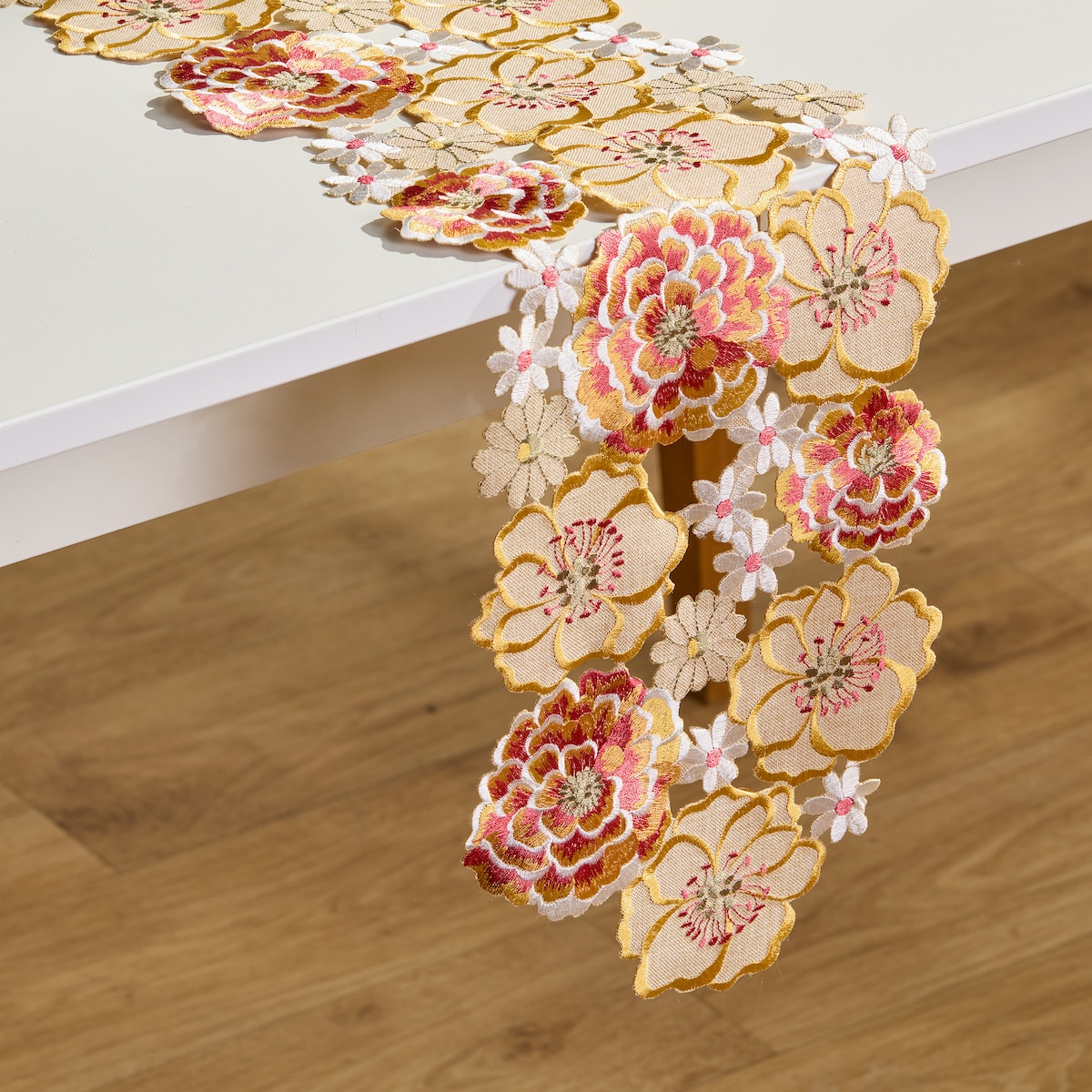 Bieżnik Haftowany Lumea 18x58 cm