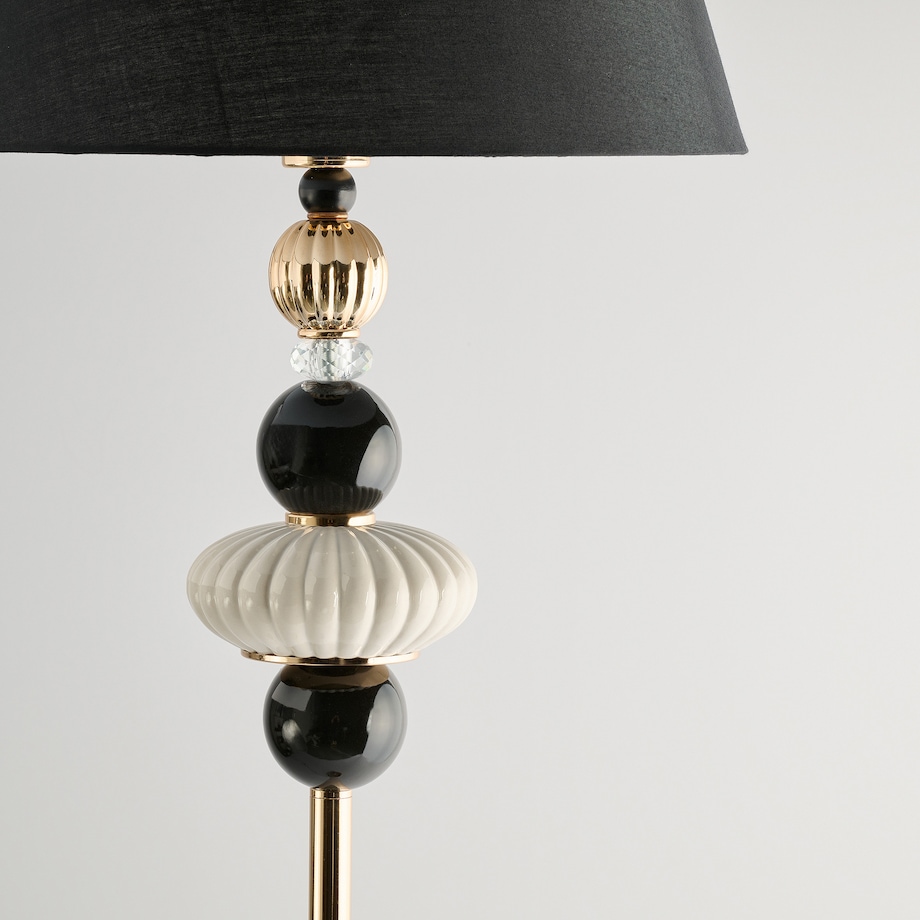 Lampa Podłogowa Nefretti z motywem geometrycznym