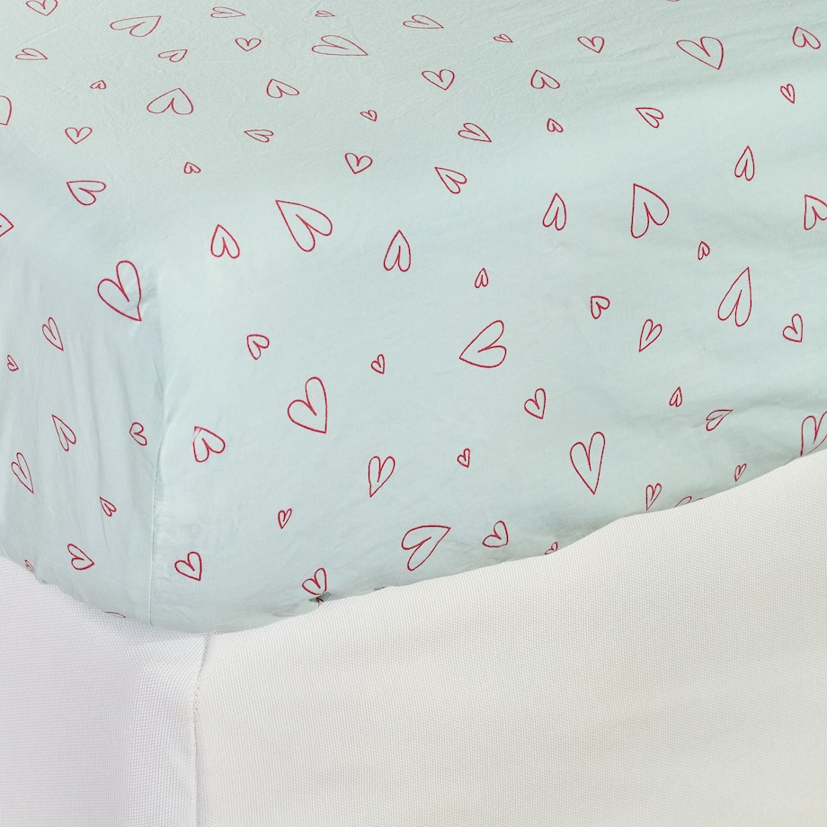 Prześcieradło z bawełny satynowej z gumką Malorinka 160x200 cm z motywem serca