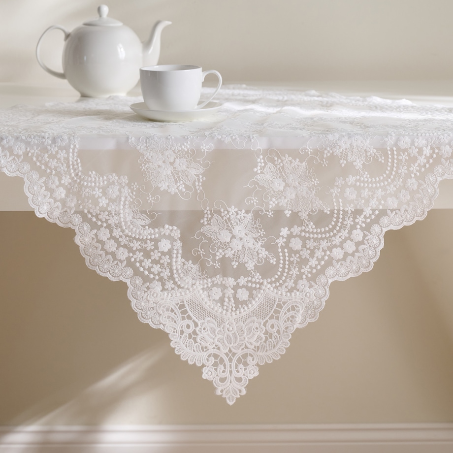 Serweta koronkowa Lirio 80x80 cm z motywem kwiatowym