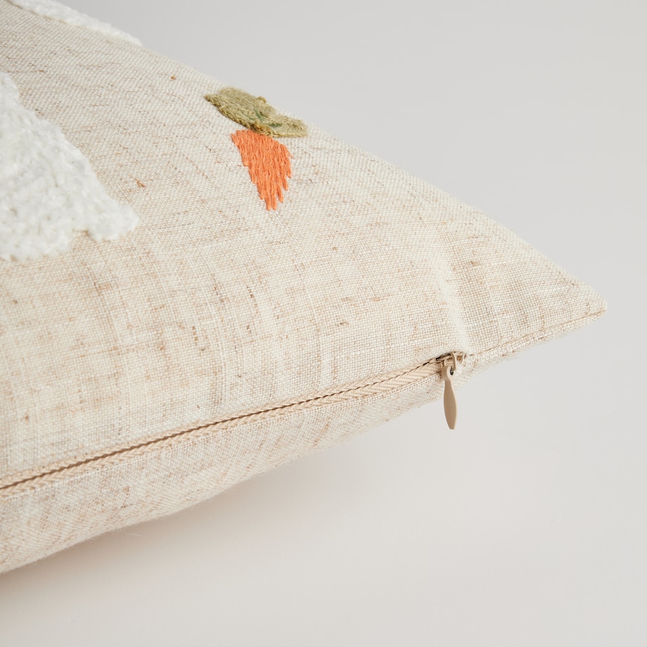 Poszewka Haftowana Carrolicious 45x45 cm z motywem królika