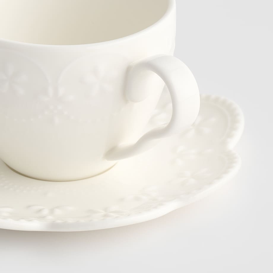 Filiżanka Ze Spodkiem Lace z motywem kwiatowym