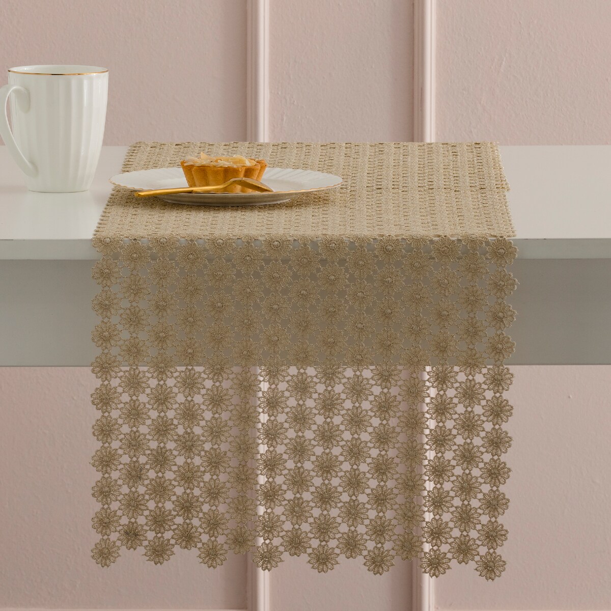 Bieżnik Douglasa 35x180 cm z motywem kwiatowym