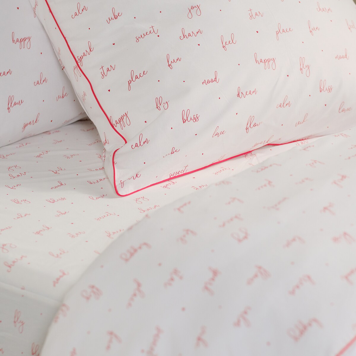 Prześcieradło bawełniane z gumką Zafir 180x200 cm z motywem napisów