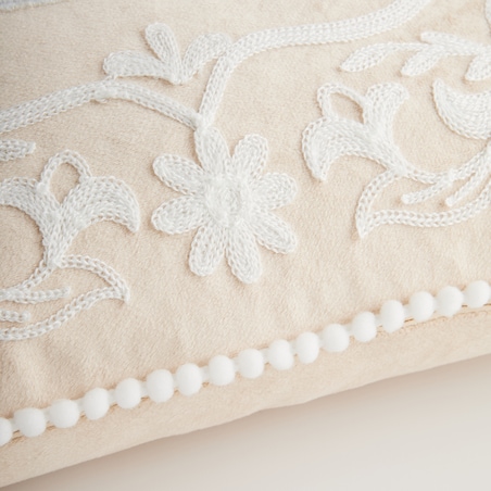 Poszewka Haftowana Blando 45x45 cm z motywem królika