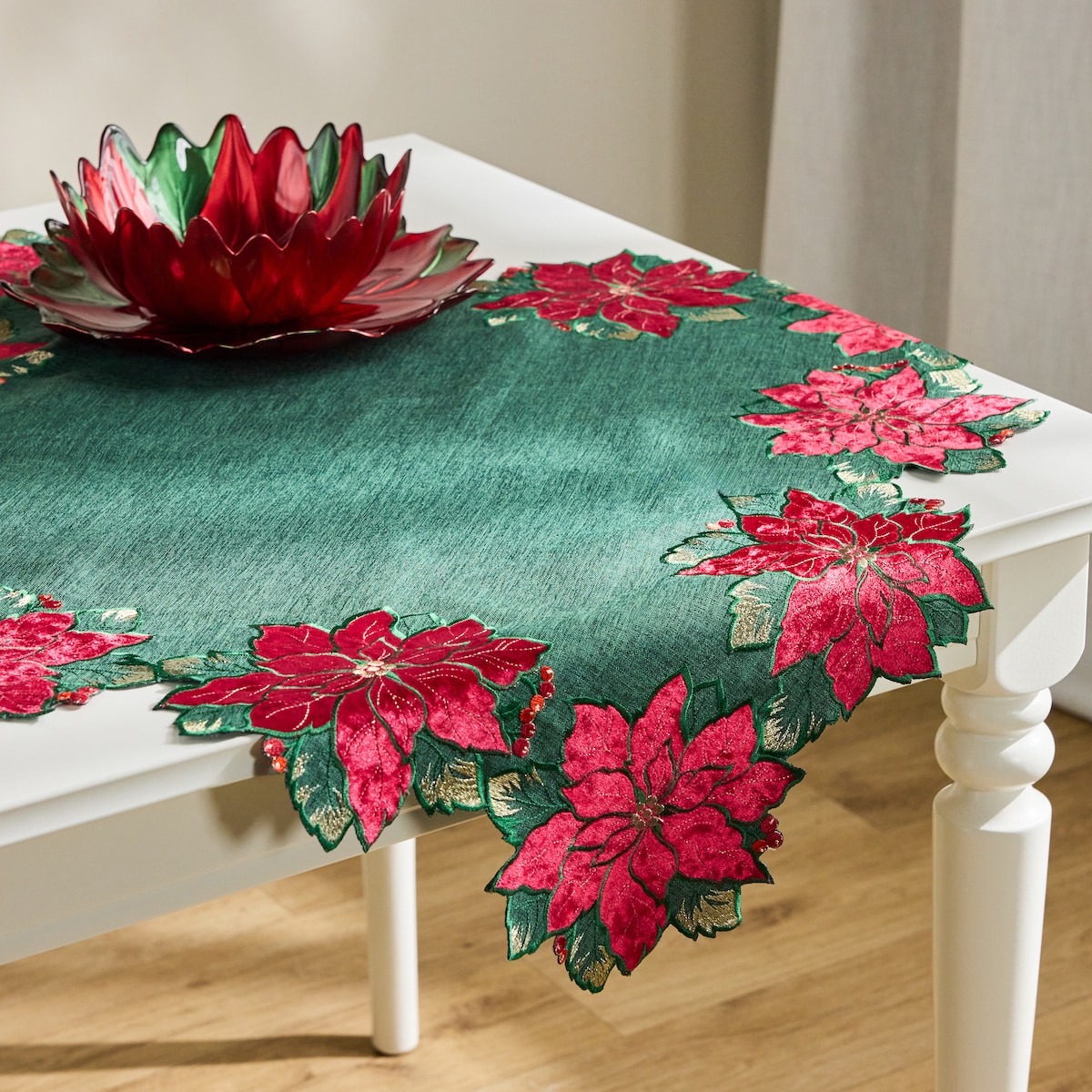 Serweta Haftowana Poinsetto 80x80 cm