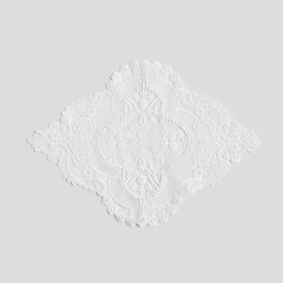 Serwetka Lirio 33x48 cm z motywem kwiatowym