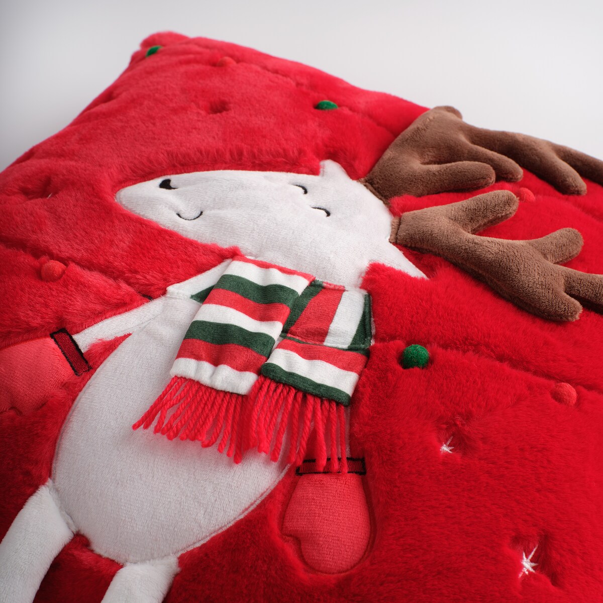 Poszewka Haftowana Jingleer 45x45 cm z motywem renifera