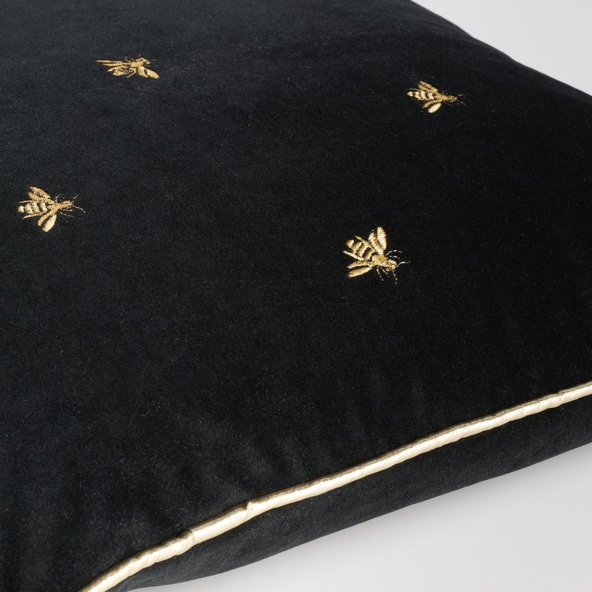 Poszewka Haftowana Beliamo 45x45 cm z motywem zwierzęcym