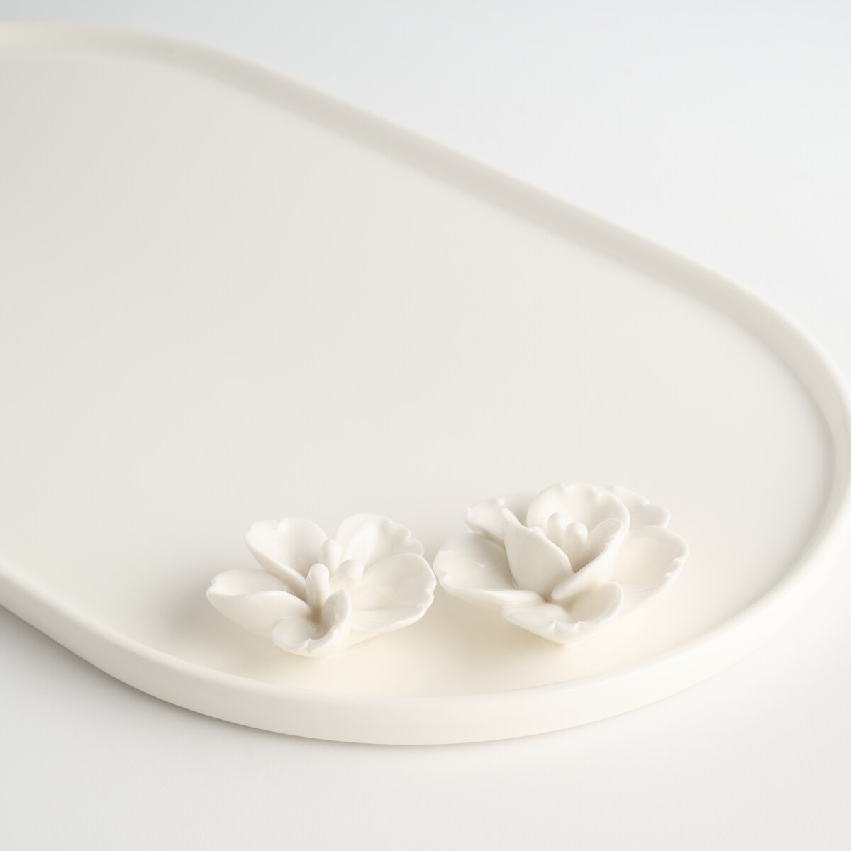 Patera Dekoracyjna Celini z motywem kwiatowym