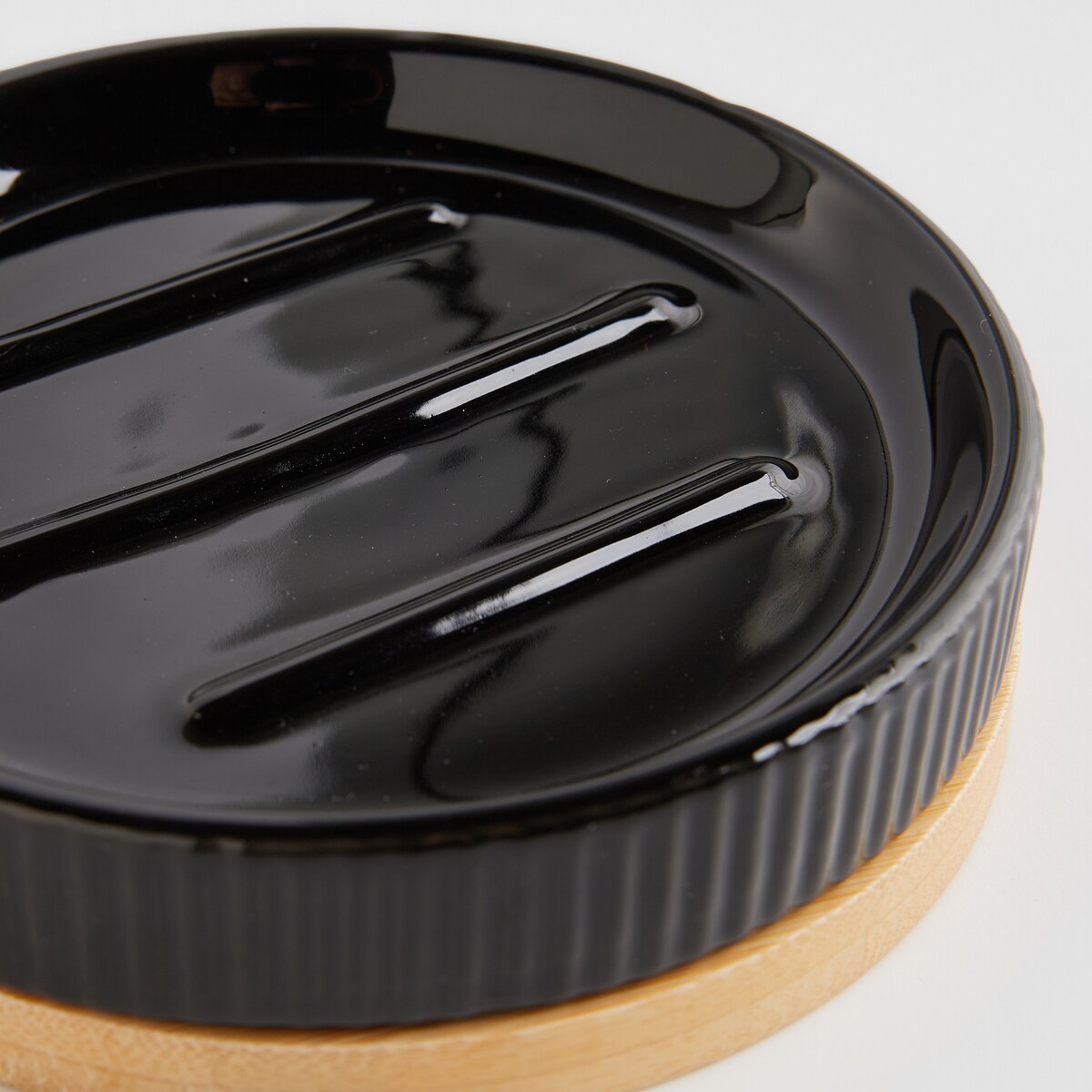 Mydelniczka Liners gloss