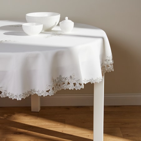 Obrus okrągły Adelaida 2 ø 160 cm z motywem kwiatowym