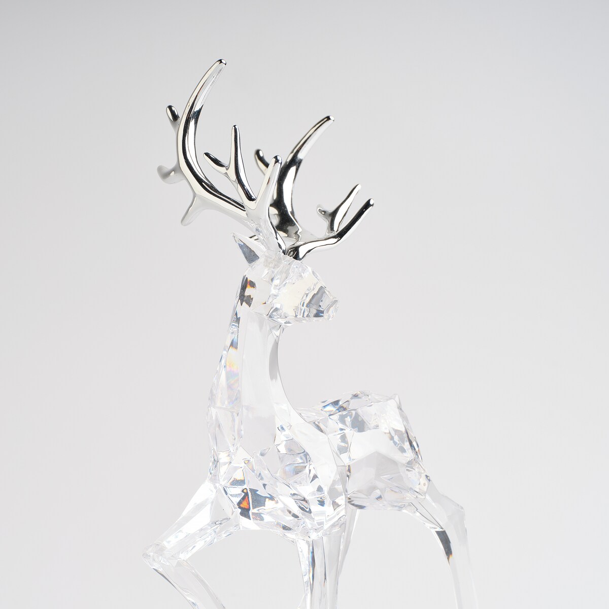 Figurka Aurora z motywem renifera