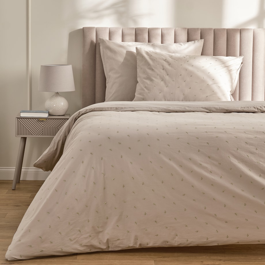 Pościel bawełniana z haftem Listisi 160x200 cm z motywem liściastym