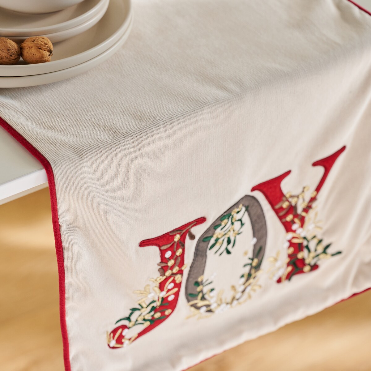 Bieżnik Haftowany Jolino 45x180 cm z motywem napisów