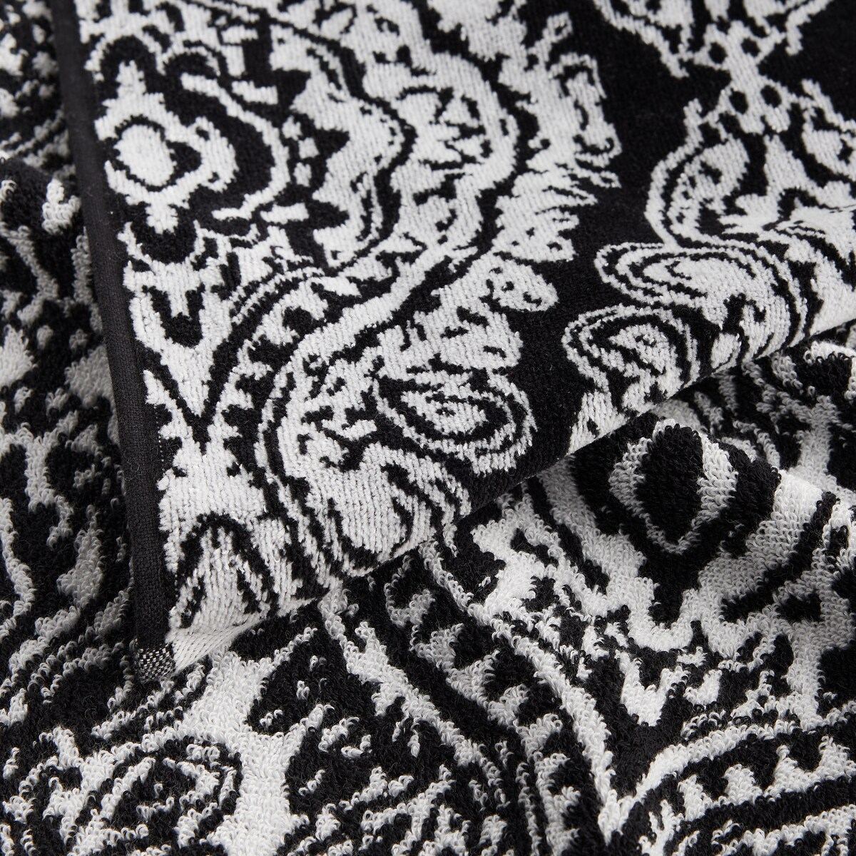 Ręcznik żakardowy Beskar 70x130 cm z motywem arabeski