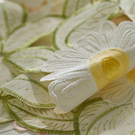 Bieżnik Haftowany Feris 35x174 cm z motywem kwiatowym