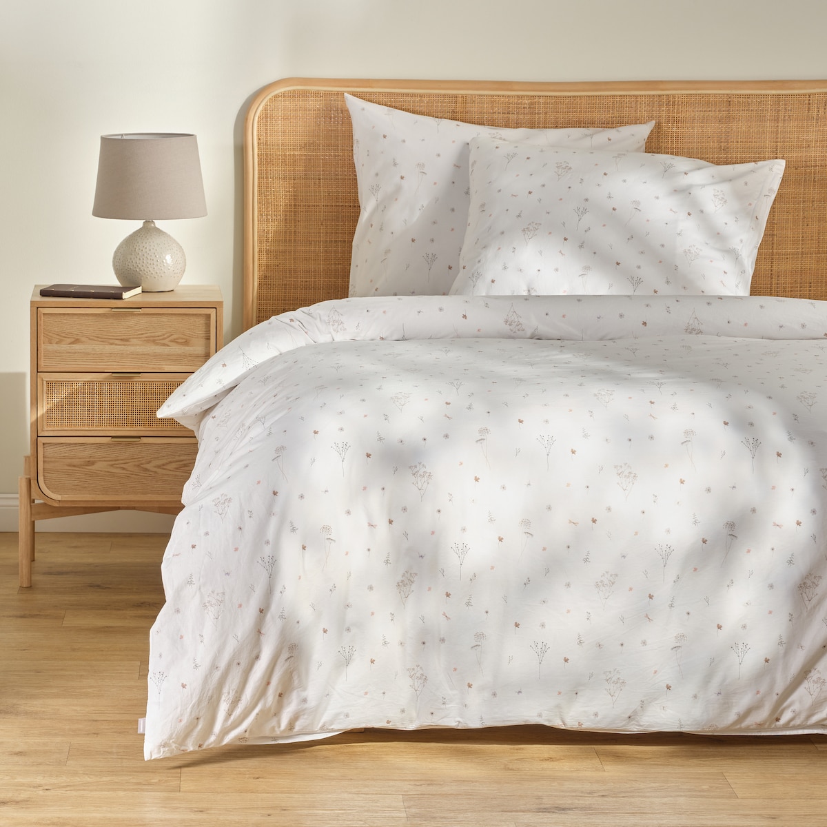 Pościel Bawełniana Dorana 160x200 cm z motywem kwiatowym