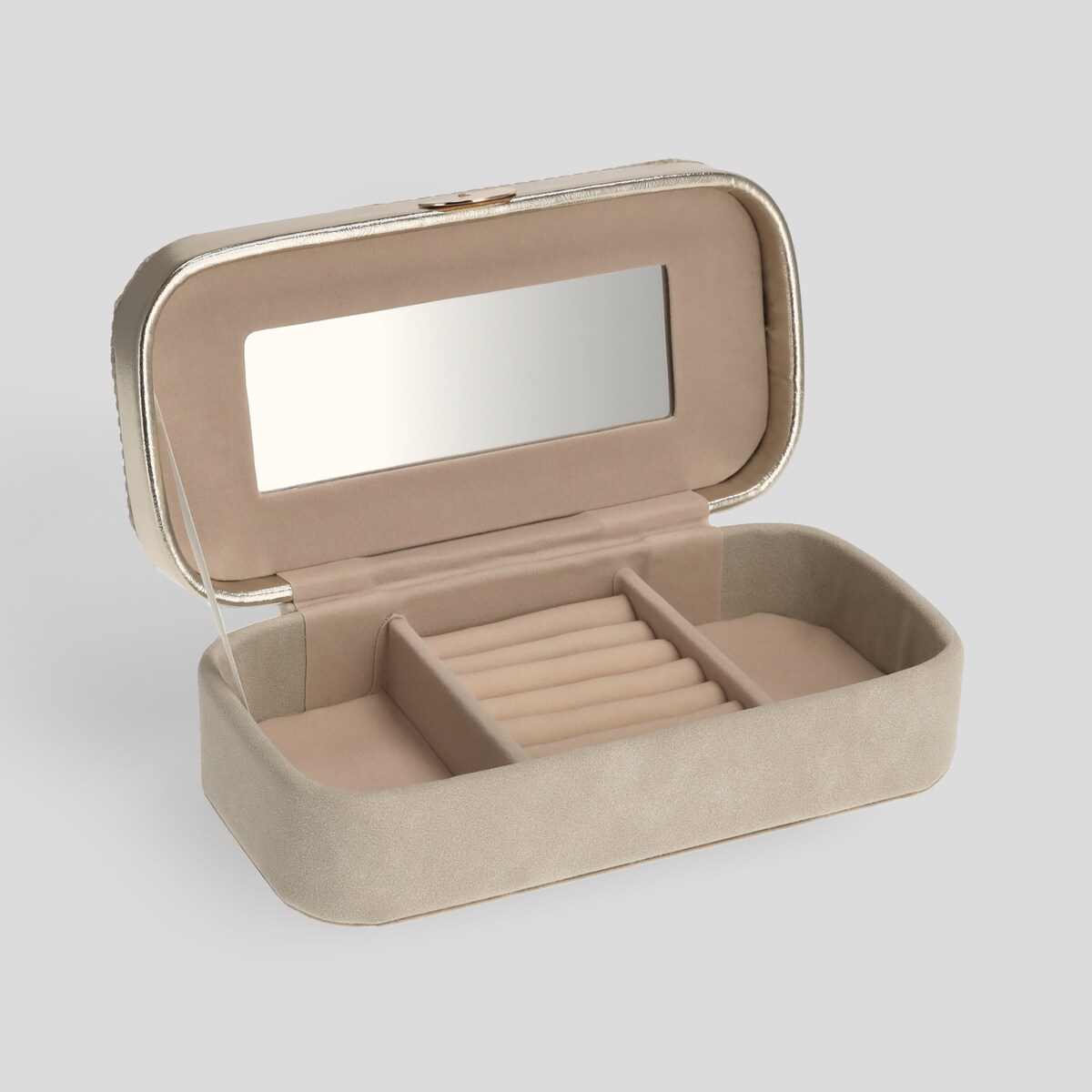 Welurowa szkatułka na biżuterię z ozdobnym zapięciem anastasio