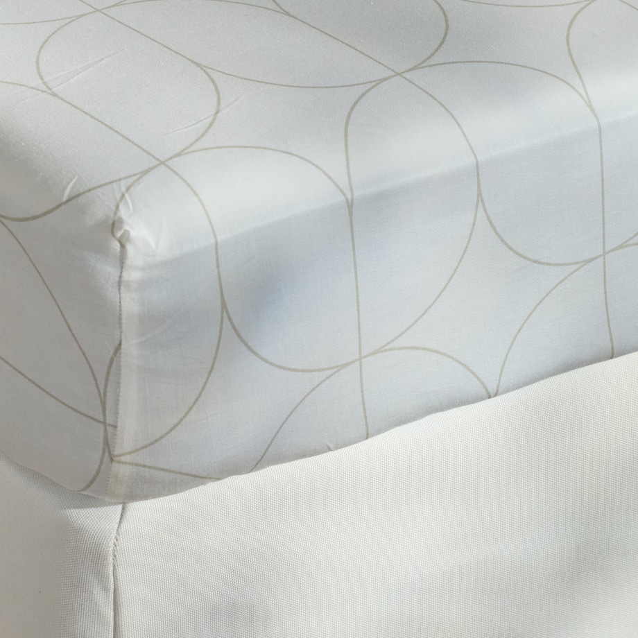 Prześcieradło z bawełny satynowej z gumką Mistose 160x200 cm z motywem geometrycznym