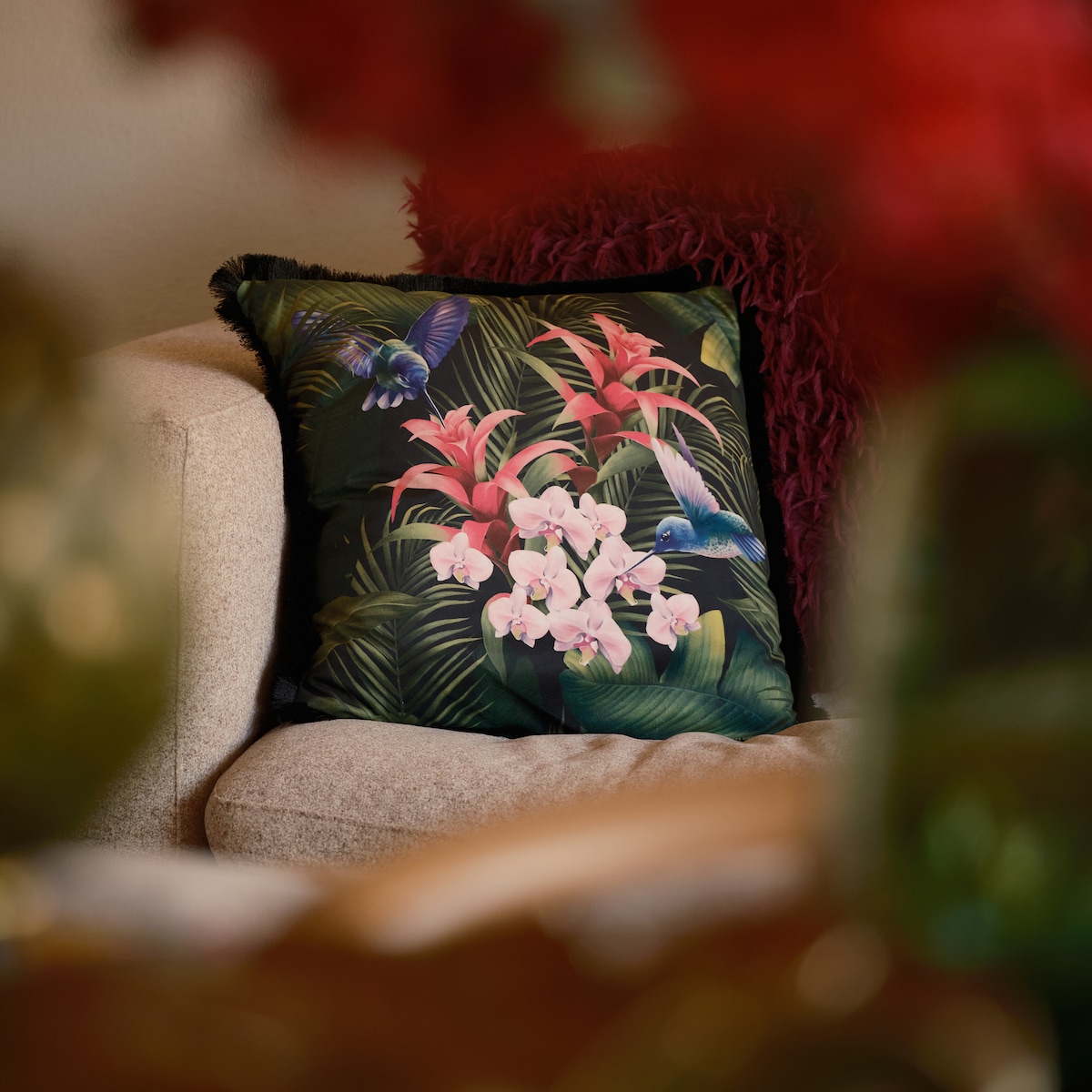 Poszewka z nadrukiem Tripini 45x45 cm z motywem kwiatowym