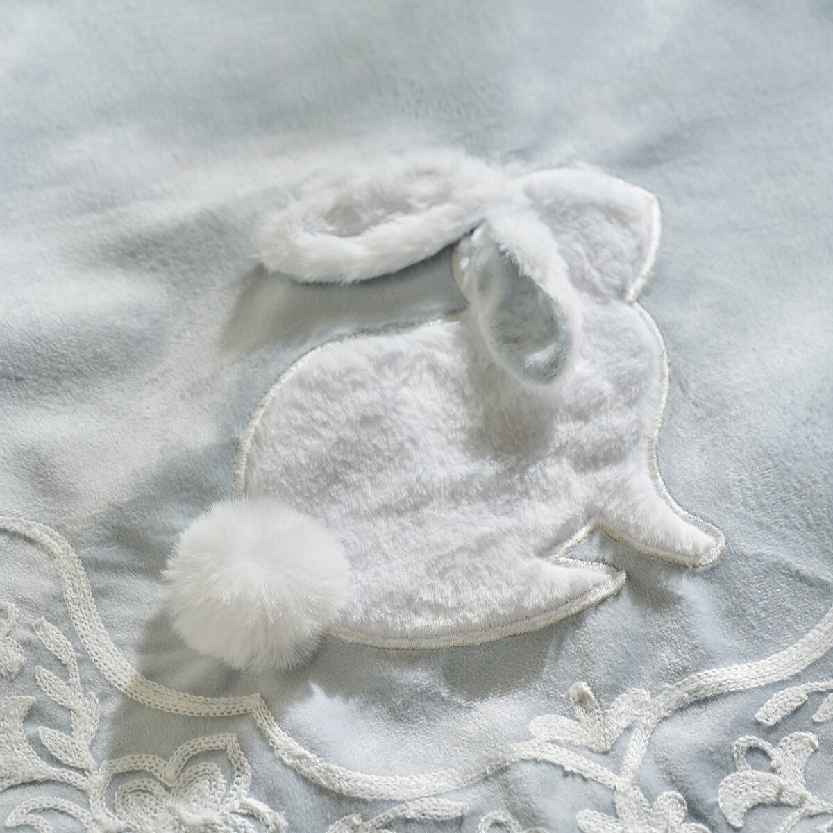 Bieżnik Haftowany Blando 45x180 cm z motywem królika