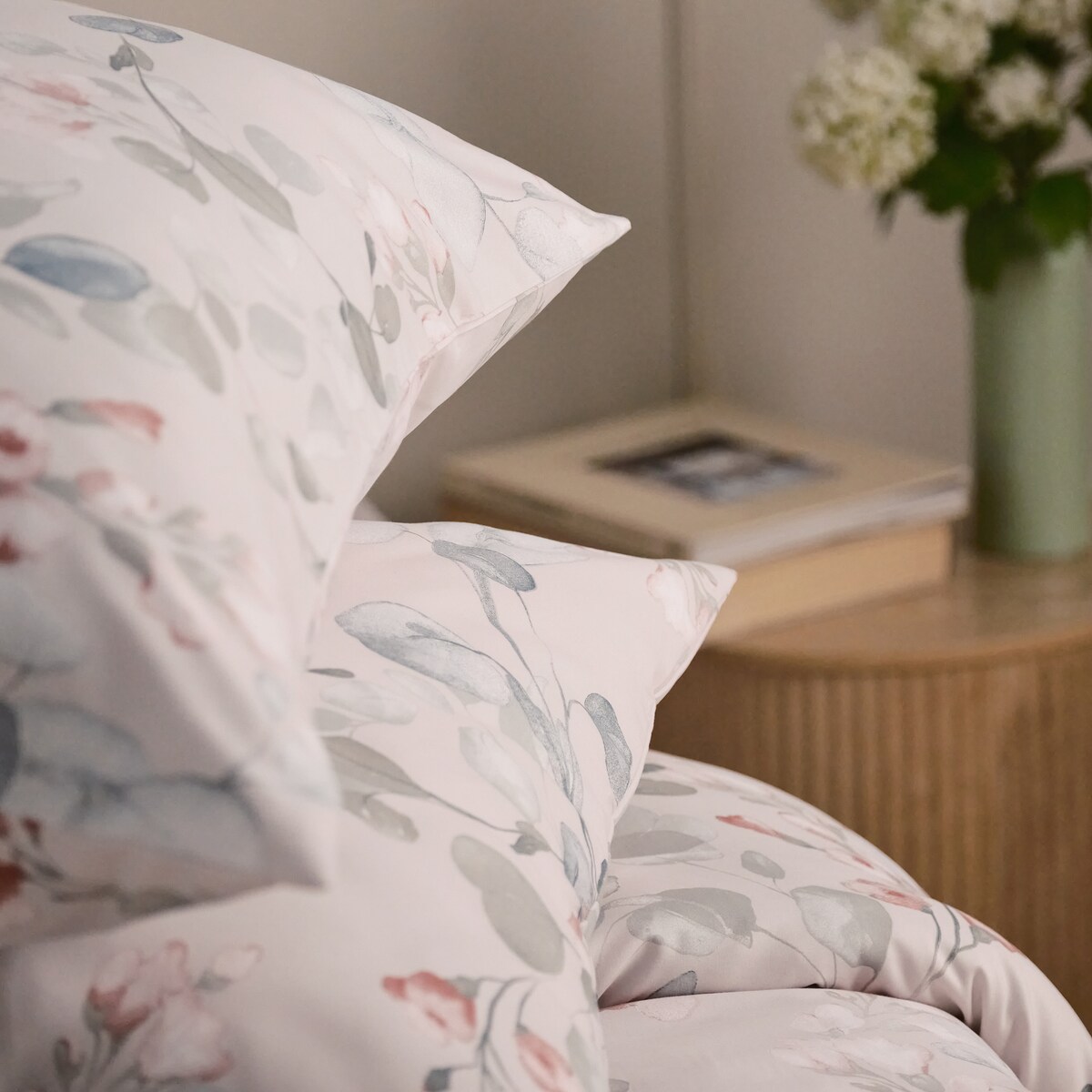 Pościel Z Mikrofibry Debi 200x220 cm z wzorem kwiatowym