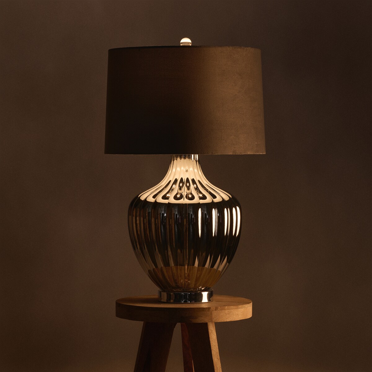 Lampa Stołowa Ze Szklaną Podstawą Norma