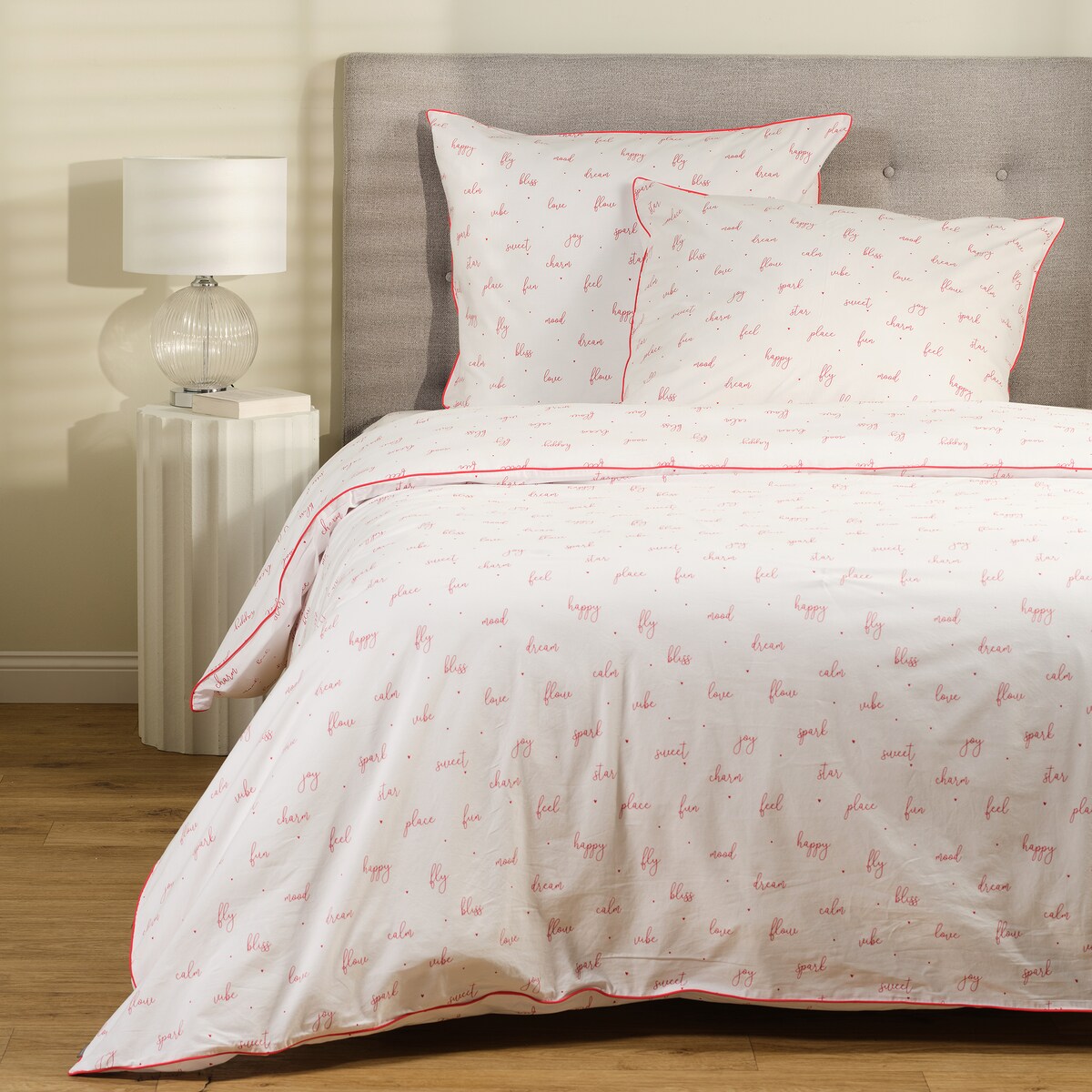 Pościel bawełniana z lamówką Zafir 160x200 cm z motywem napisów