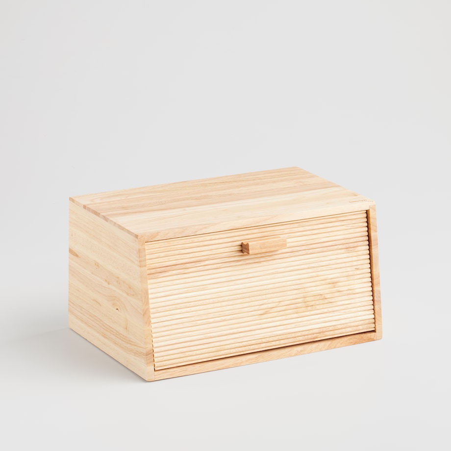 drewniany chlebak z jasnego drewna cottago