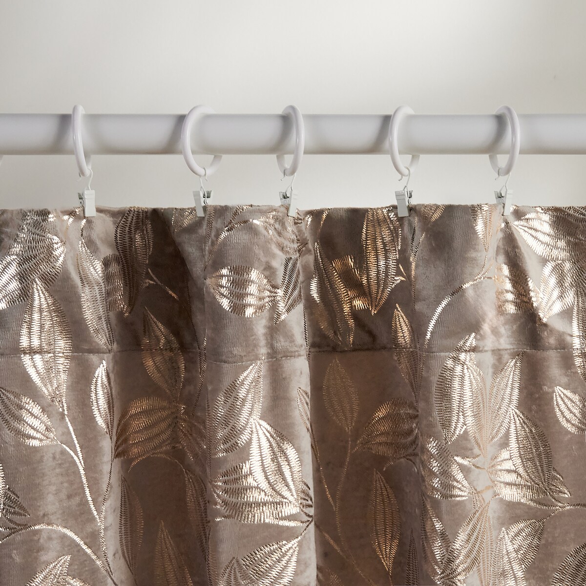 Zasłona Blomstela 140x250 cm z motywem roślinnym