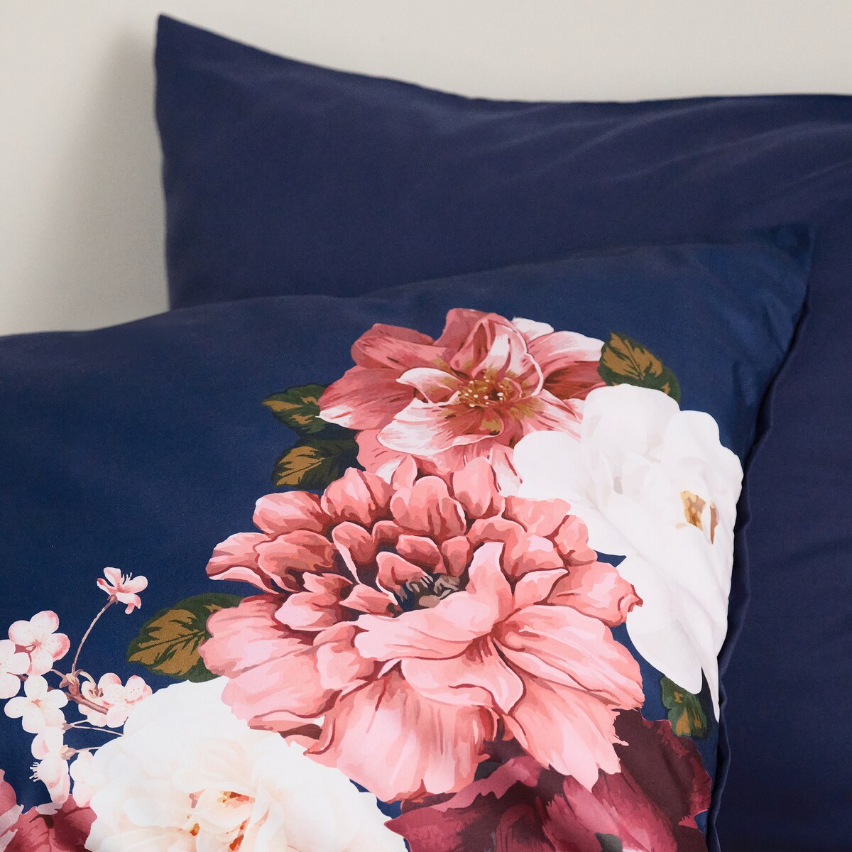 Pościel Z Mikrofibry Merdolo 160x200 cm z motywem kwiatowym