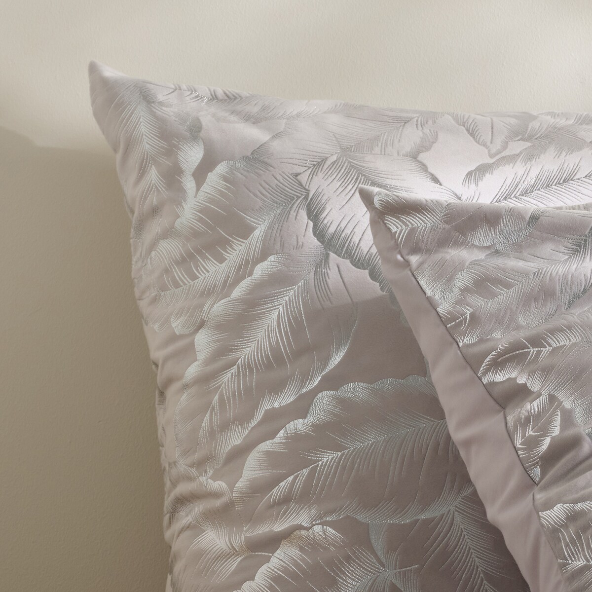 Pościel welwetowa ze złotym nadrukiem Foglare 160x200 cm z motywem liściastym