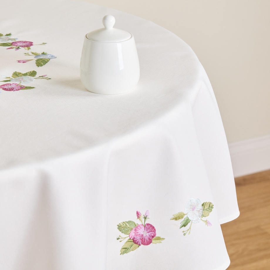 Obrus Haftowany Pansisa z motywem kwiatowym