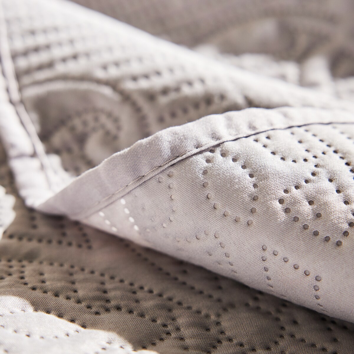 Jednokolorowa narzuta na łóżko Lavish 170x210 cm