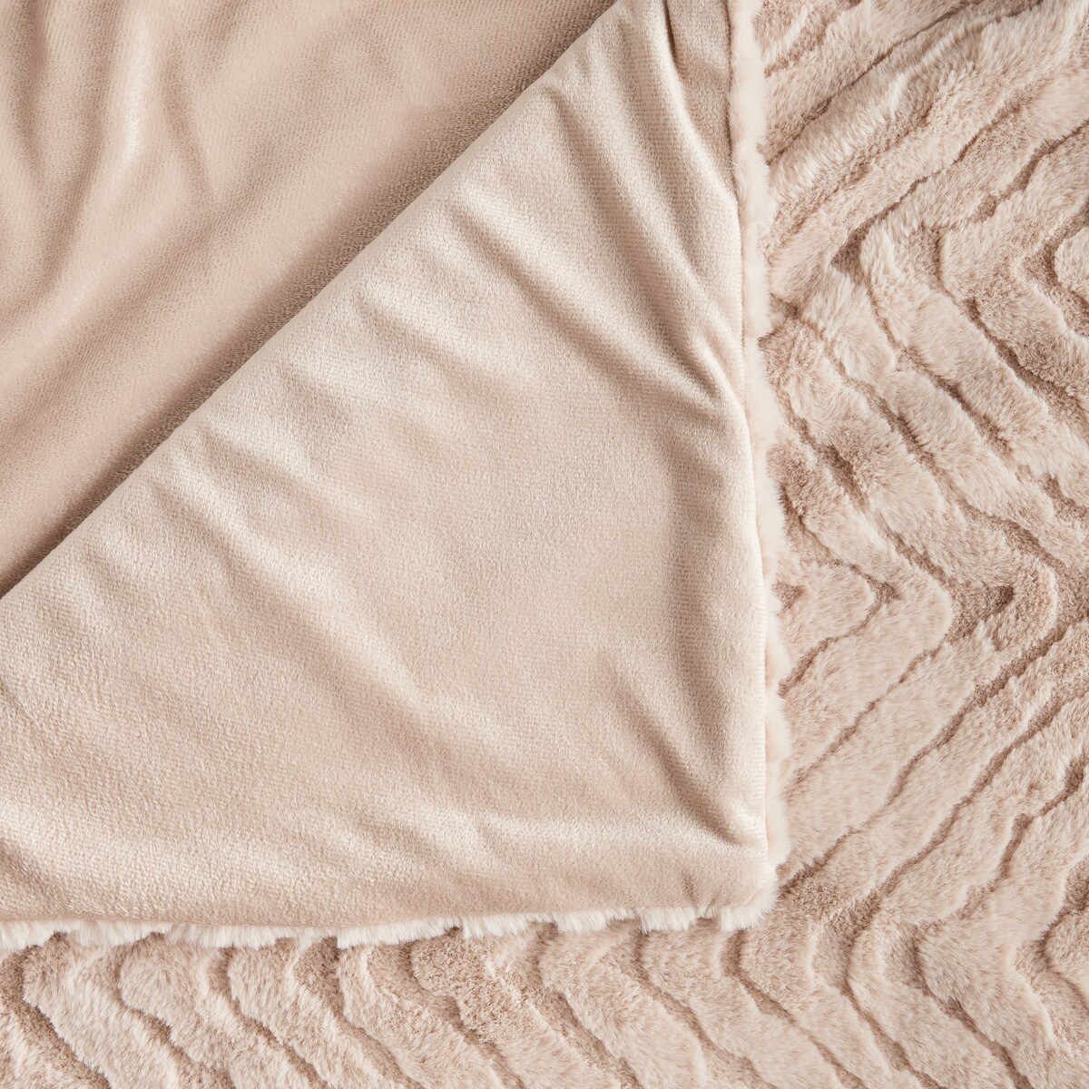 Narzuta Futrzana Abraconi