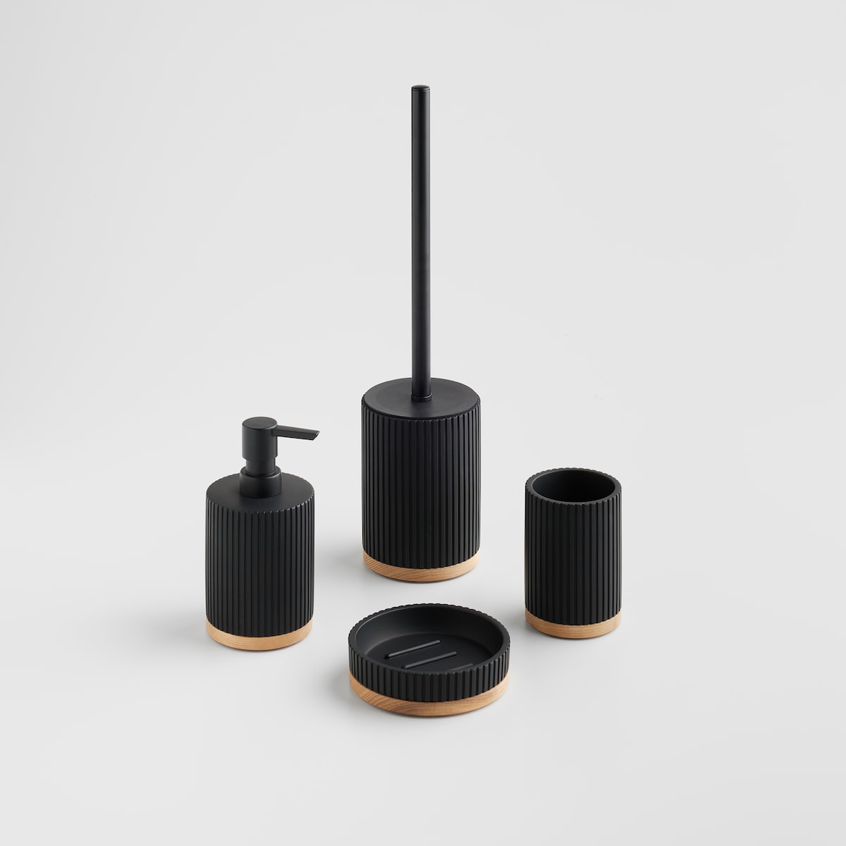 Zestaw akcesoriów łazienkowych Ciri