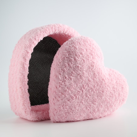 Legowisko Amora z motywem serc