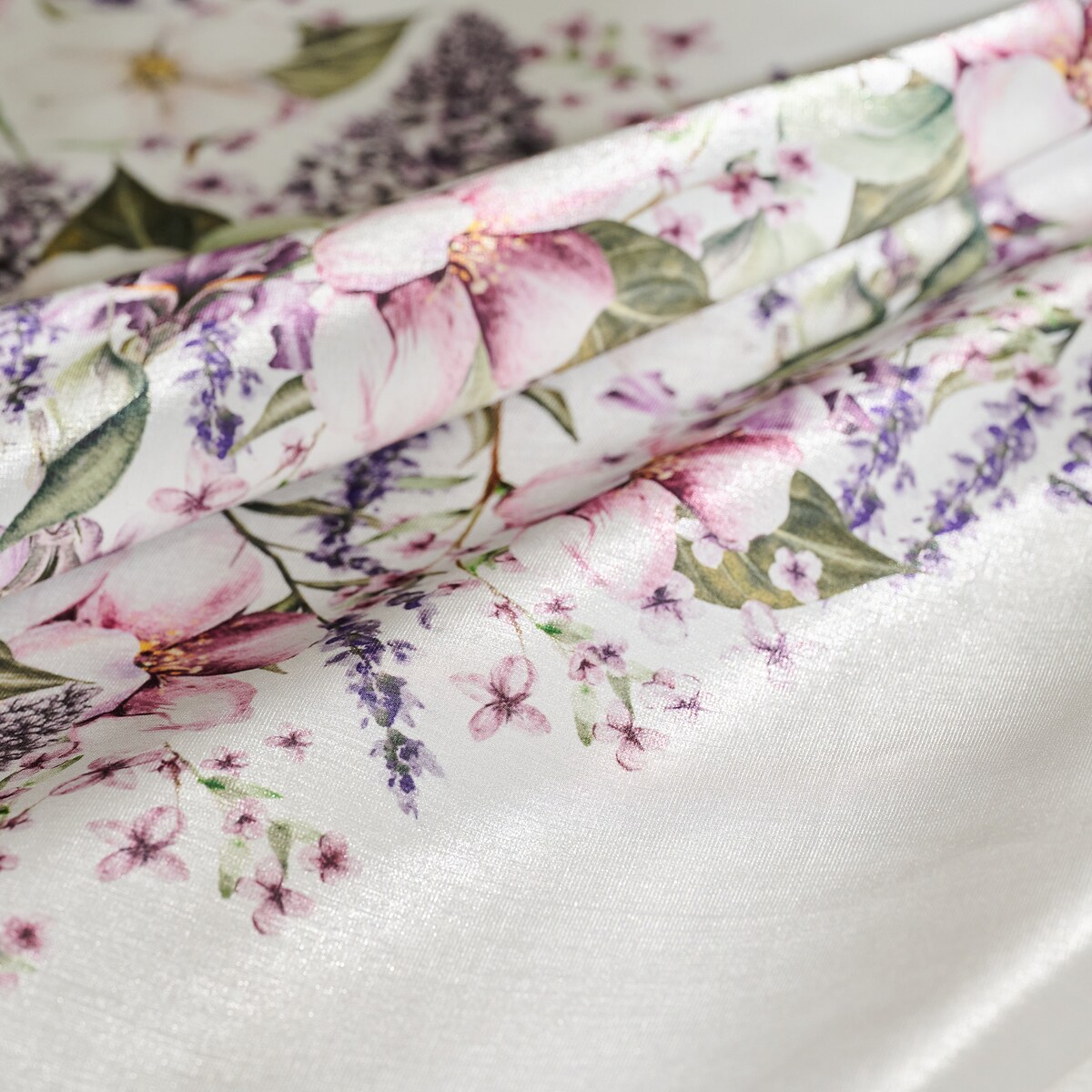 Obrus z nadrukiem Bezillo 130x180 cm z motywem kwiatowym