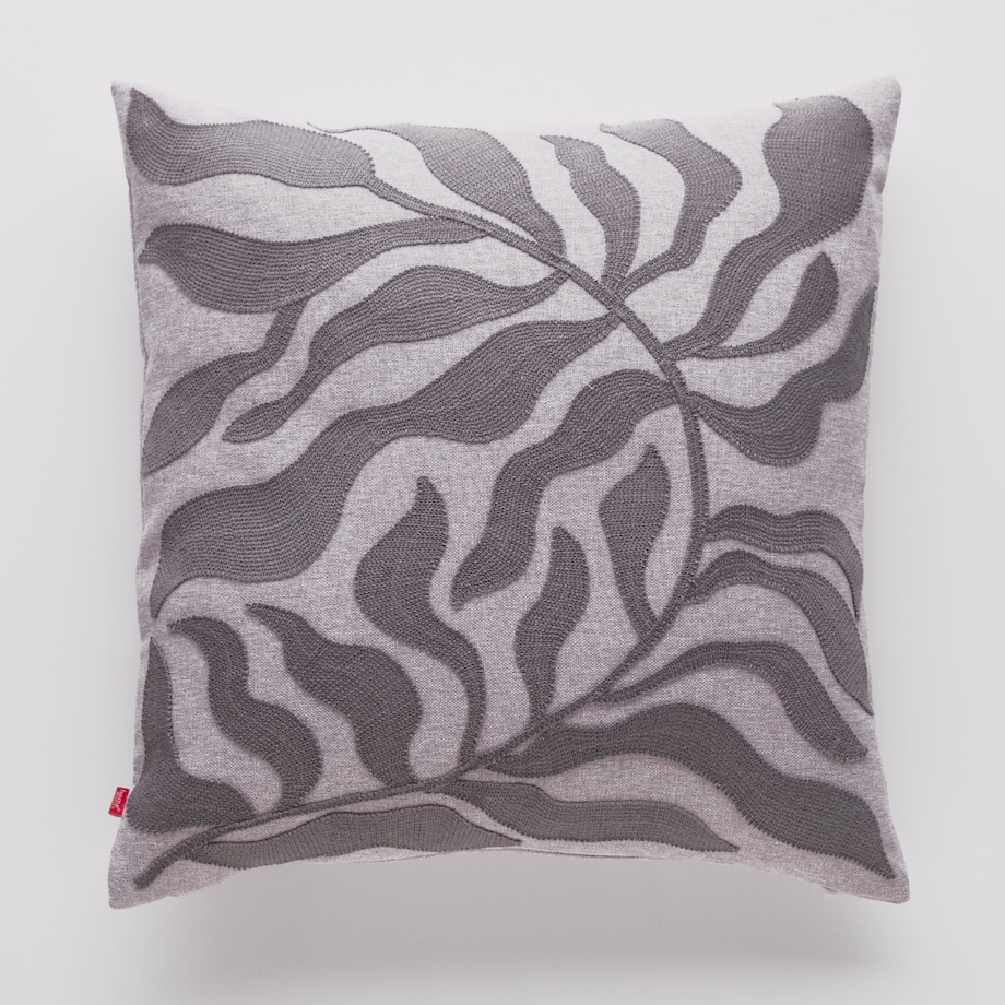 Poszewka Haftowana Kamea 45x45 cm z motywem roślinnym