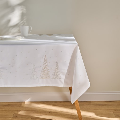 Obrus Haftowany Navore