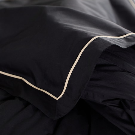 Jednokolorowa pościel z perkalu z lamówką Perlamo