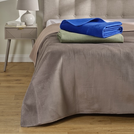 Narzuta Welwetowa w Wytłaczane Drobne Kropki Pontoso