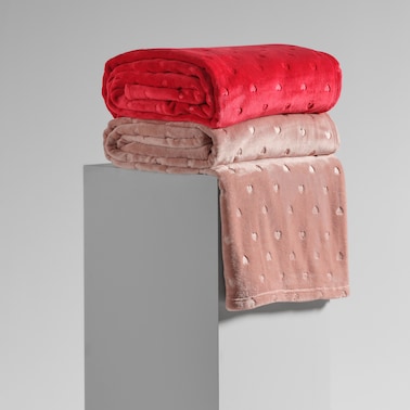 Jednokolorowy koc z wytłoczonym wzorem Kisalis z motywem serc