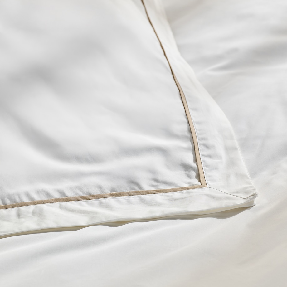 Jednokolorowa pościel z perkalu z lamówką Perlamo 200x200 cm