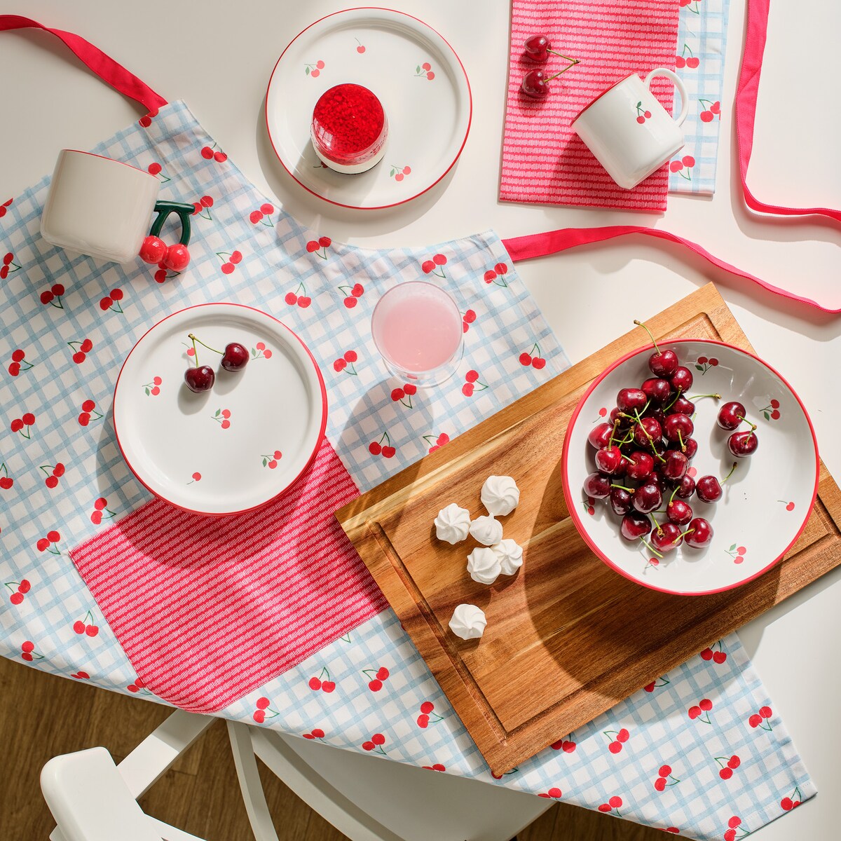 Kubek Cherries z motywem owoców